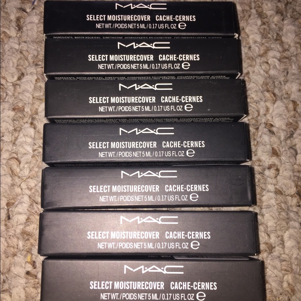 Mac moisture cover concealer